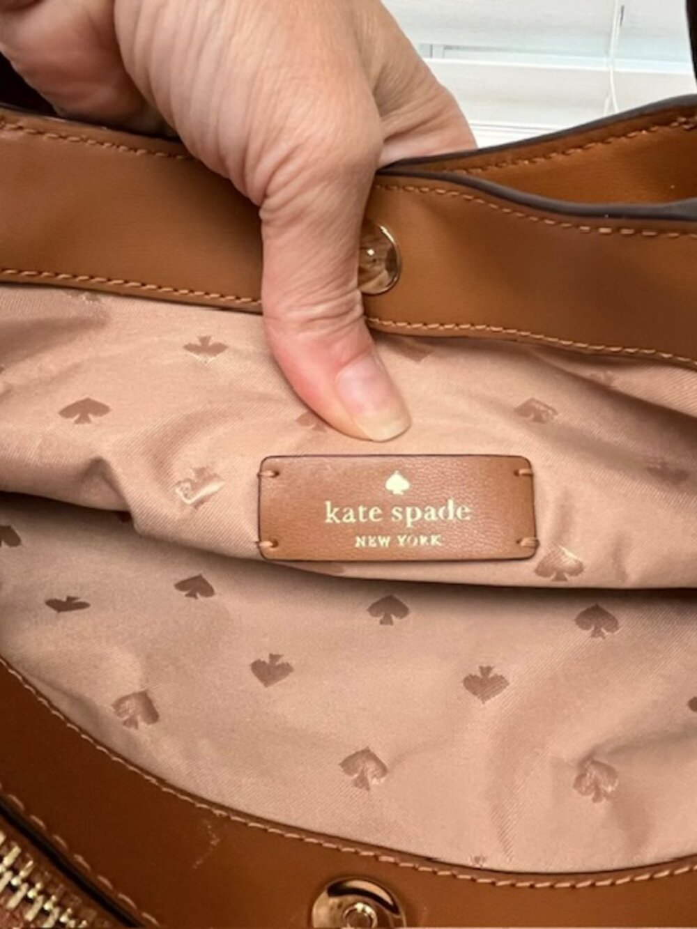 Kate Spade Bag - lots of pockets! - Picture 9 of 10